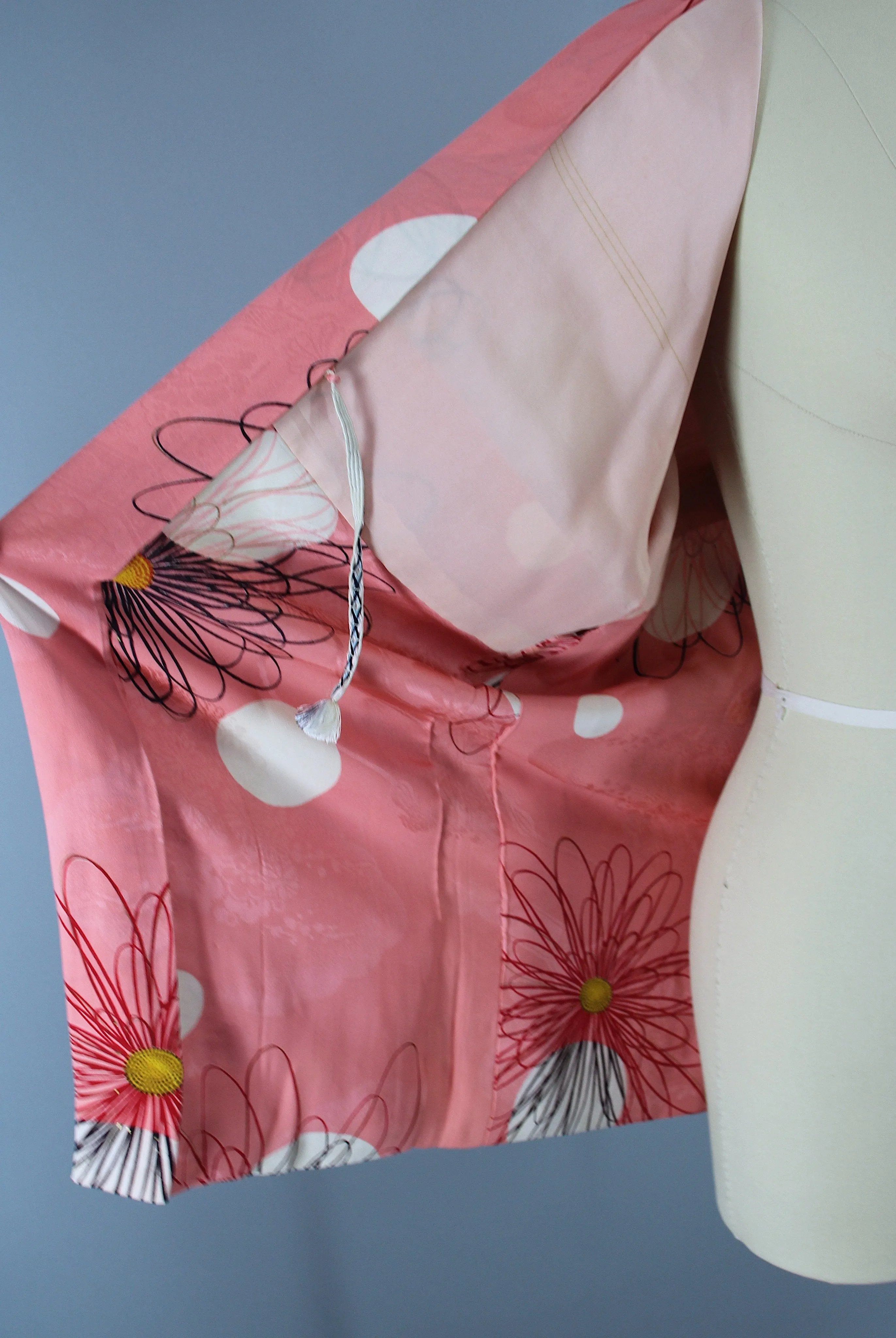 1960s Vintage Silk Haori Kimono Jacket Cardigan / Mod Pink Floral