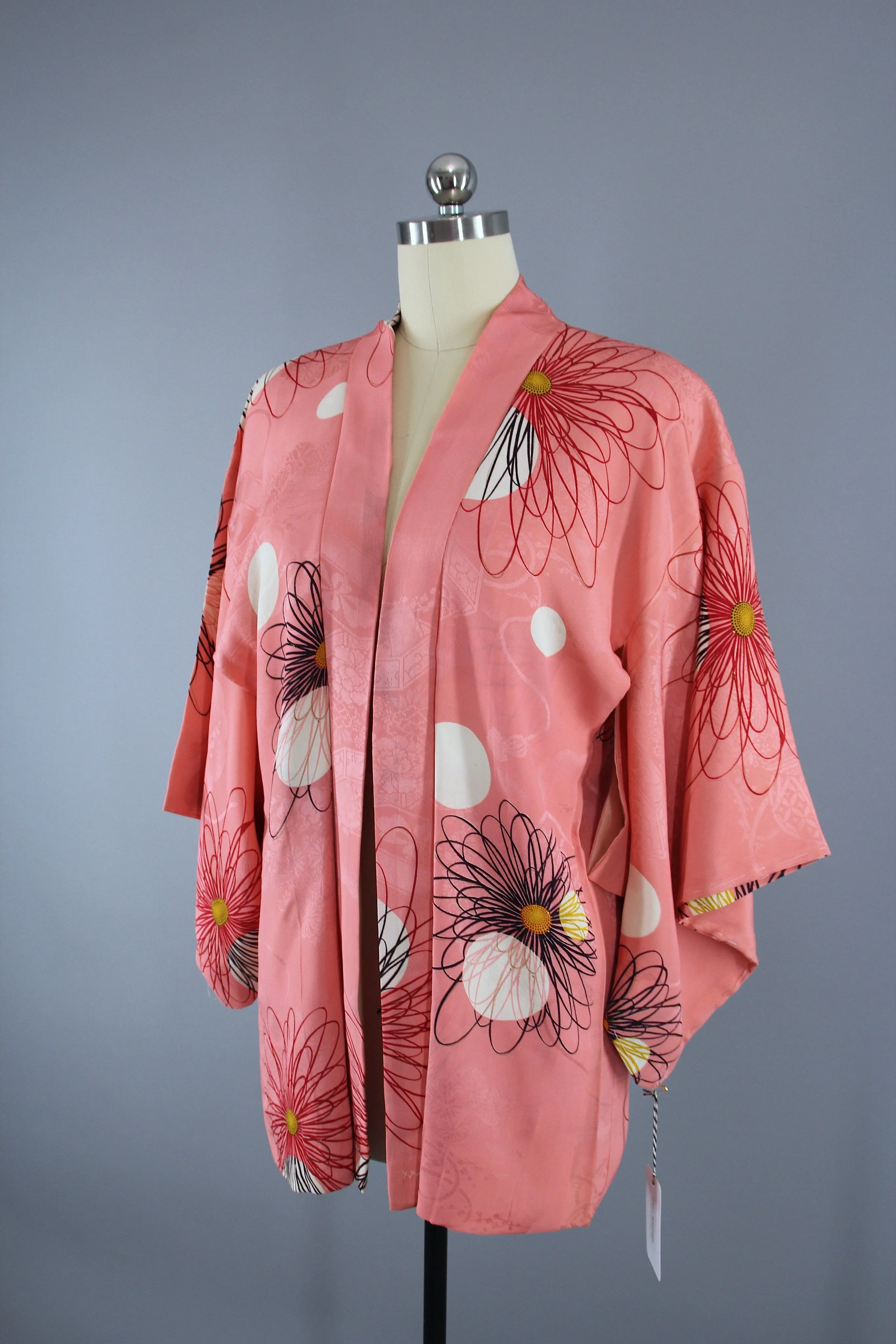 1960s Vintage Silk Haori Kimono Jacket Cardigan / Mod Pink Floral