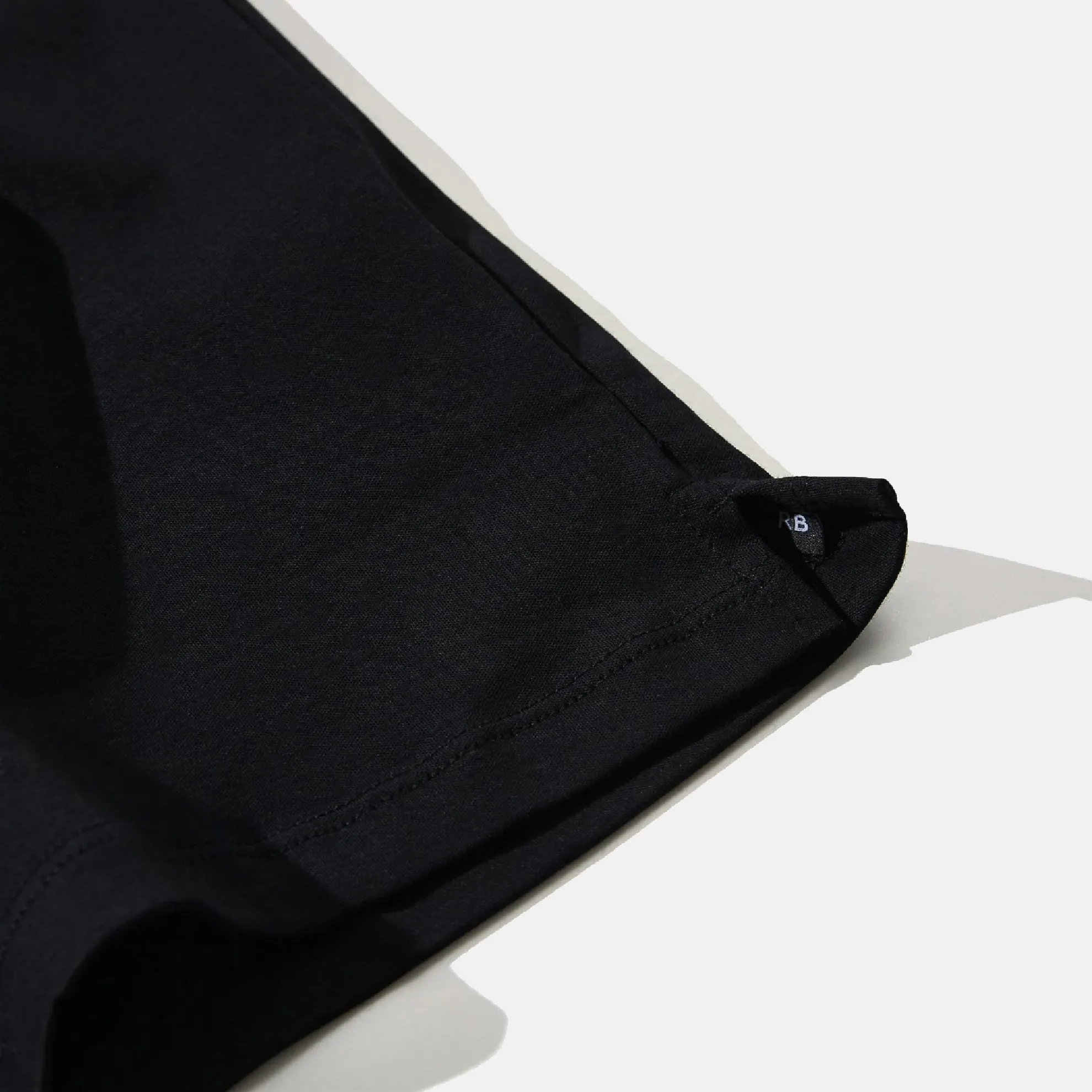 The Barakett Henley / Black